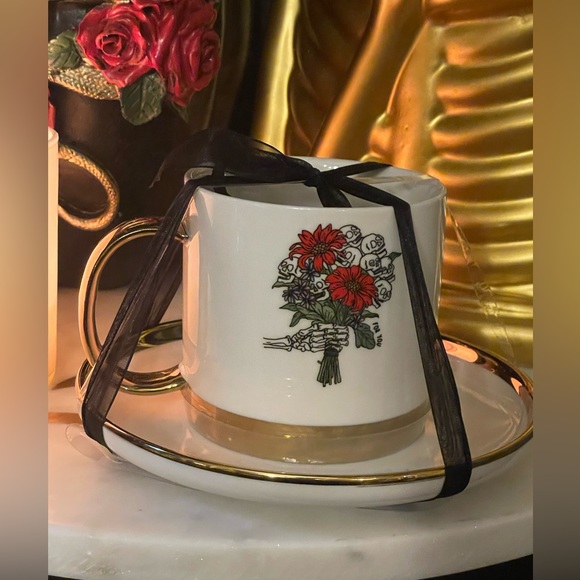 ELEGANCE Skeleton Hand Skull Flower Bouquet Cup And Saucer Set ❤️🖤💛💀💛❤️🖤 - Picture 4 of 7